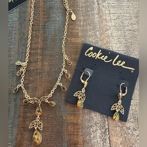 Cookie Lee Genuine Abalone Gold-toned Teardrop Signed Necklace and Earring Set